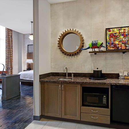 Hampton Inn And Suites Austin University Capitol Екстер'єр фото