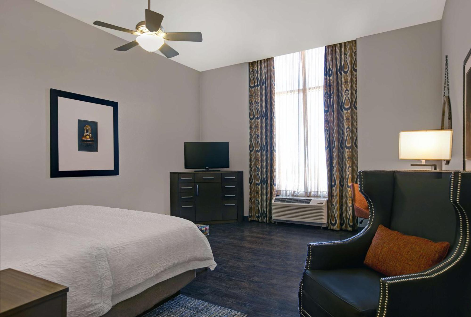 Hampton Inn And Suites Austin University Capitol Екстер'єр фото