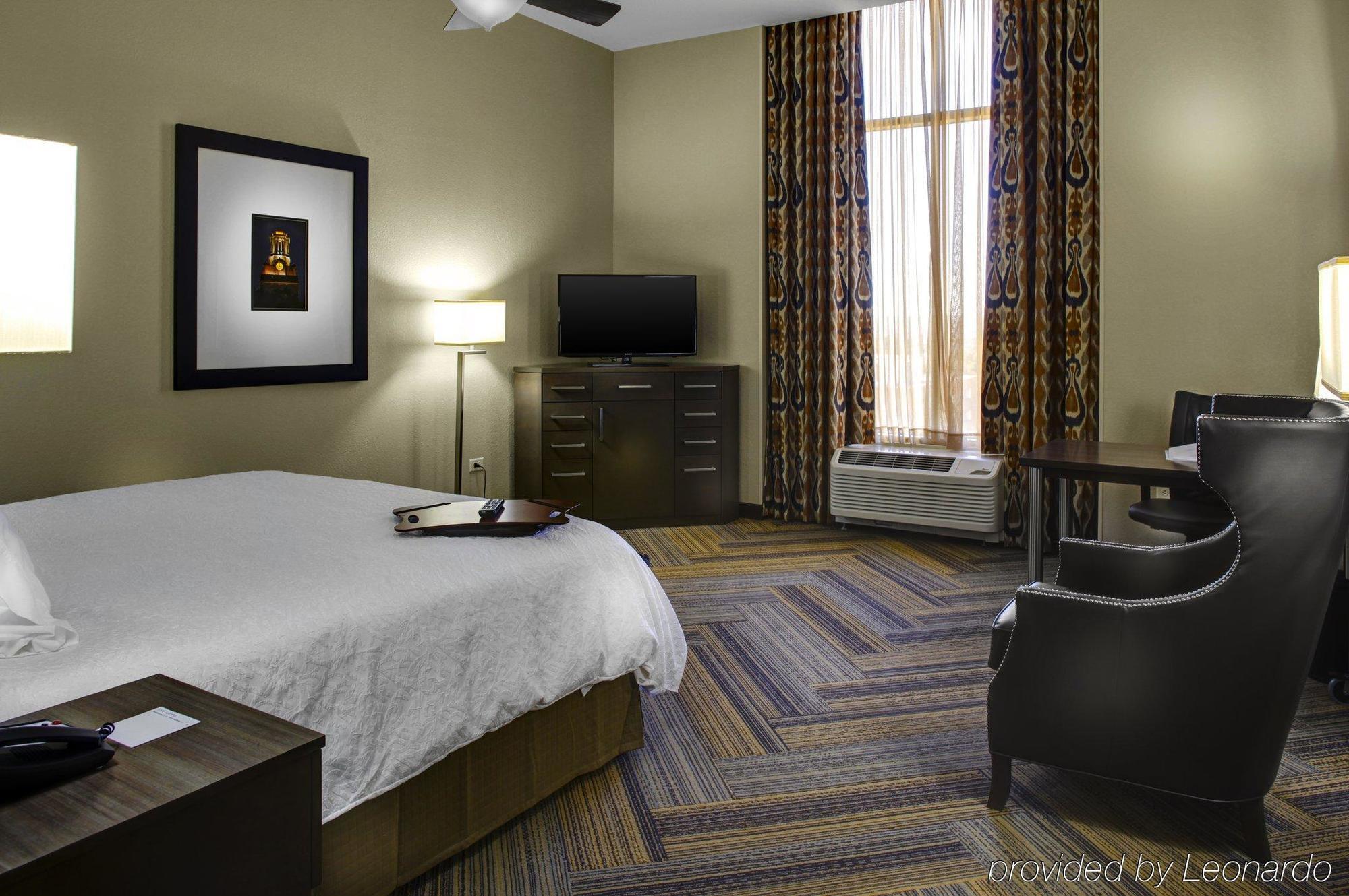 Hampton Inn And Suites Austin University Capitol Екстер'єр фото
